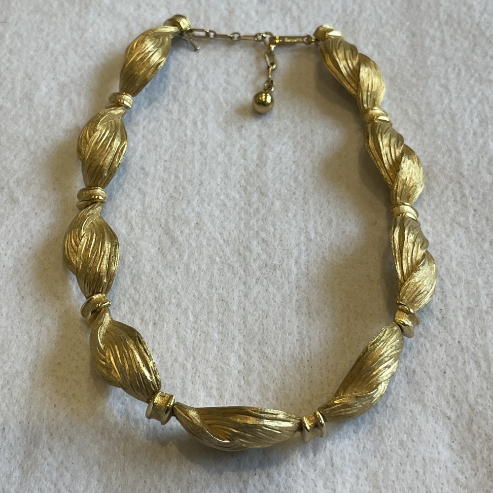 Vintage Gold Tone Textured Link Chain Necklace 16 in Hook Closure Metal